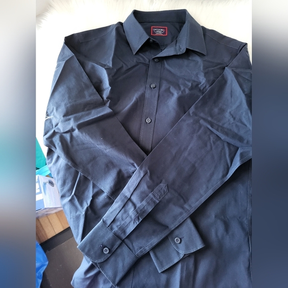 Untuck Men Dress shirt,  size medium - Picture 3 of 5